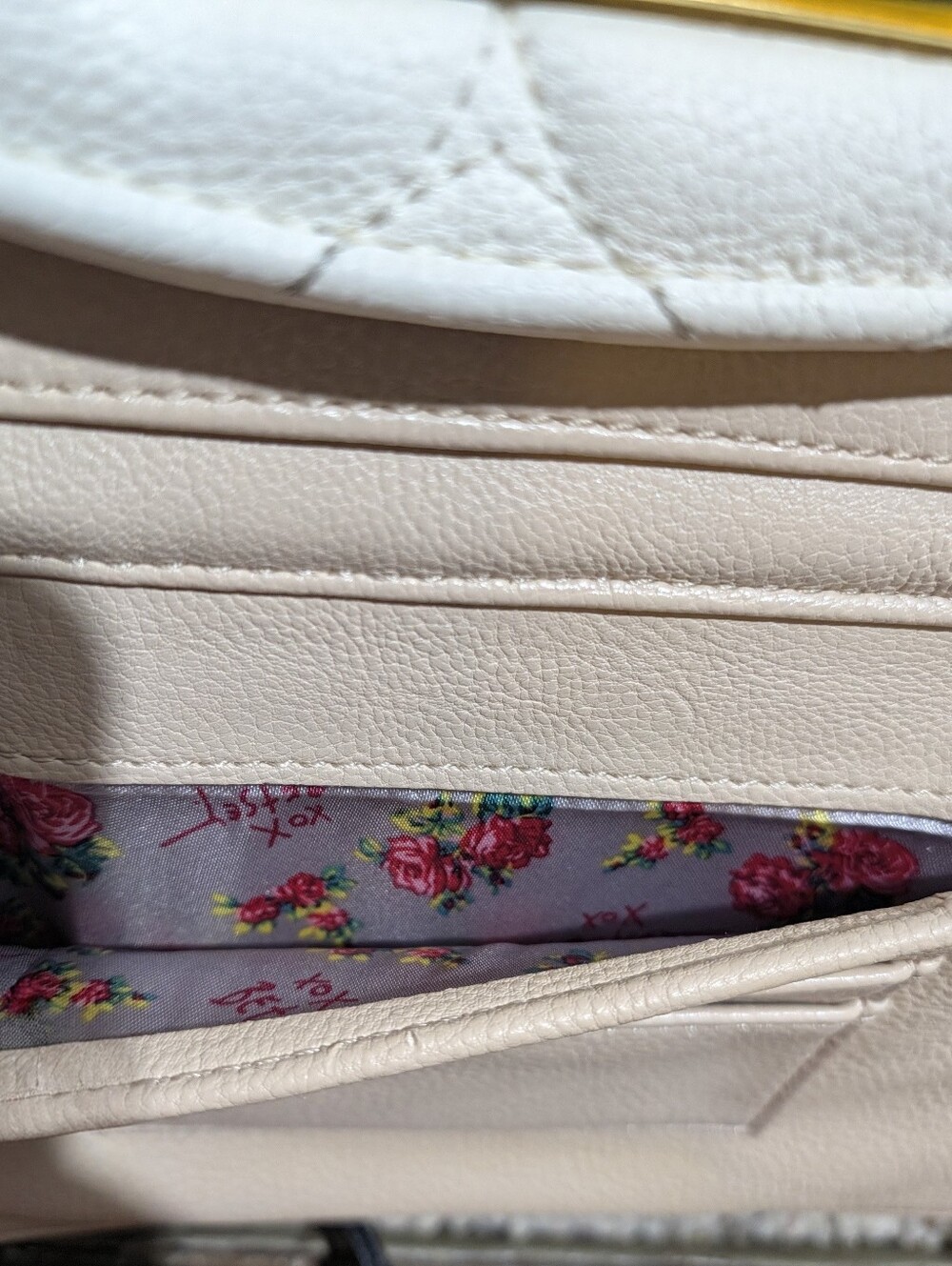 Betsy Johnson Cream & Black Heart Quilted Crossbody Mini - Picture 6 of 10